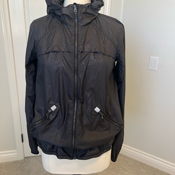 Lululemon jacket size 6 - Picture 6 of 7
